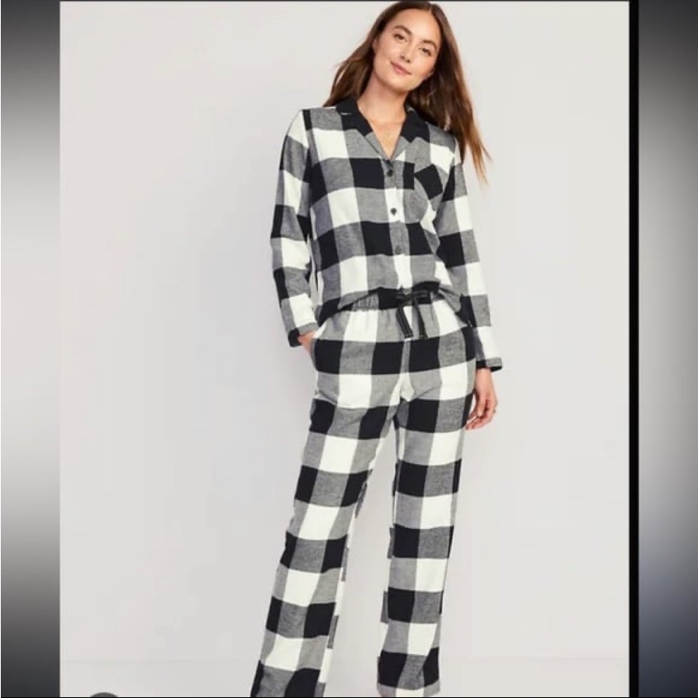 Old Navy Matching Flannel PJ Set